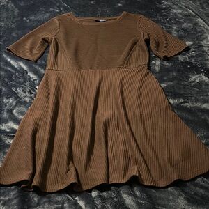 Apt. 9 Brown Ribbed Midi Dress with Scoop Neck and Short Sleeves